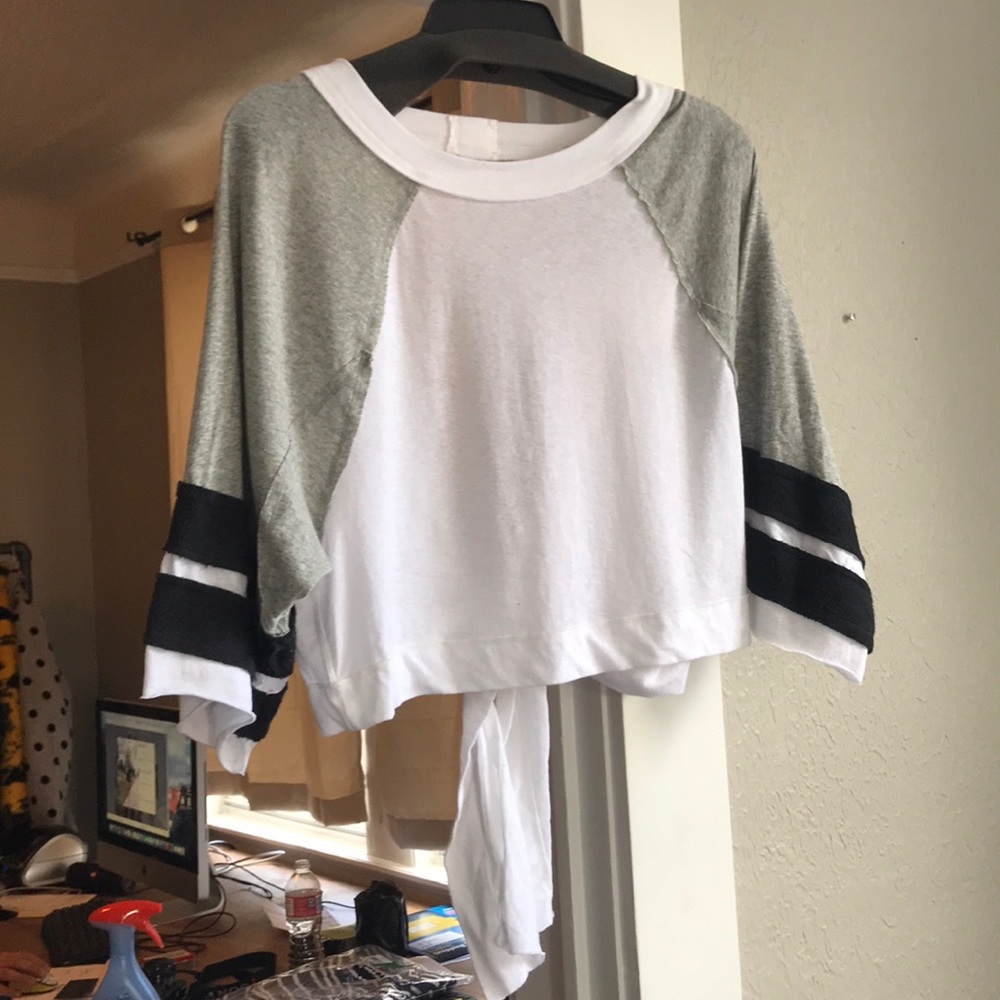mid sleeve t shirt